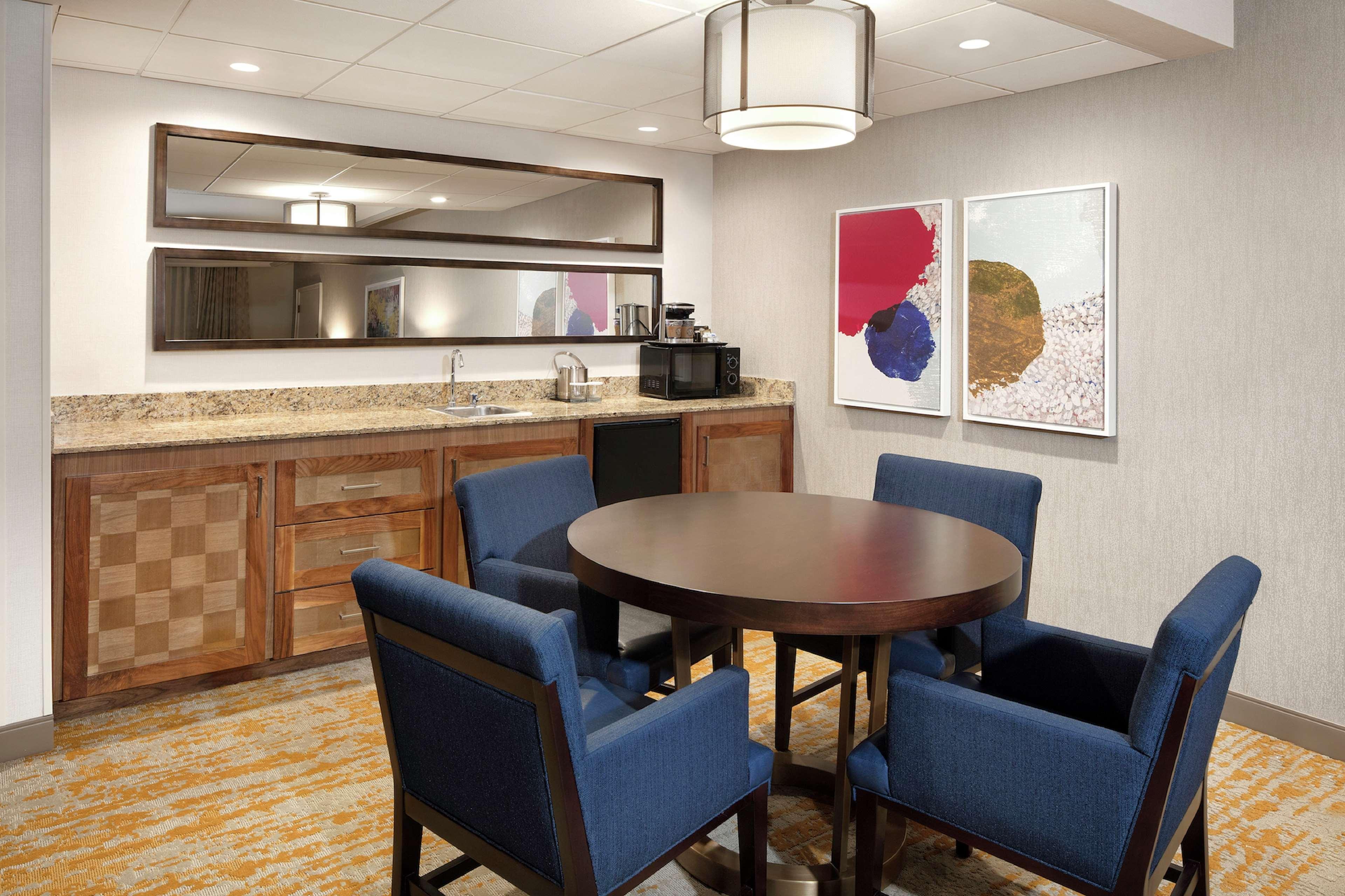 Hotel Doubletree By Hilton Ontario Airport Exteriér fotografie