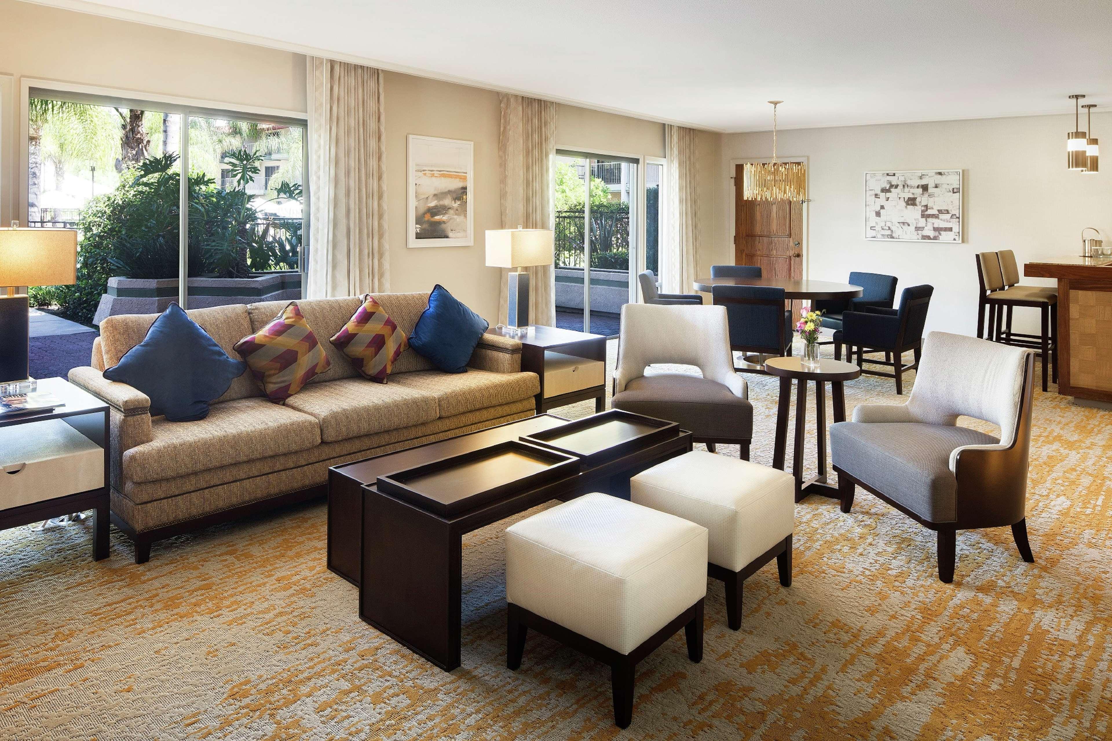 Hotel Doubletree By Hilton Ontario Airport Exteriér fotografie