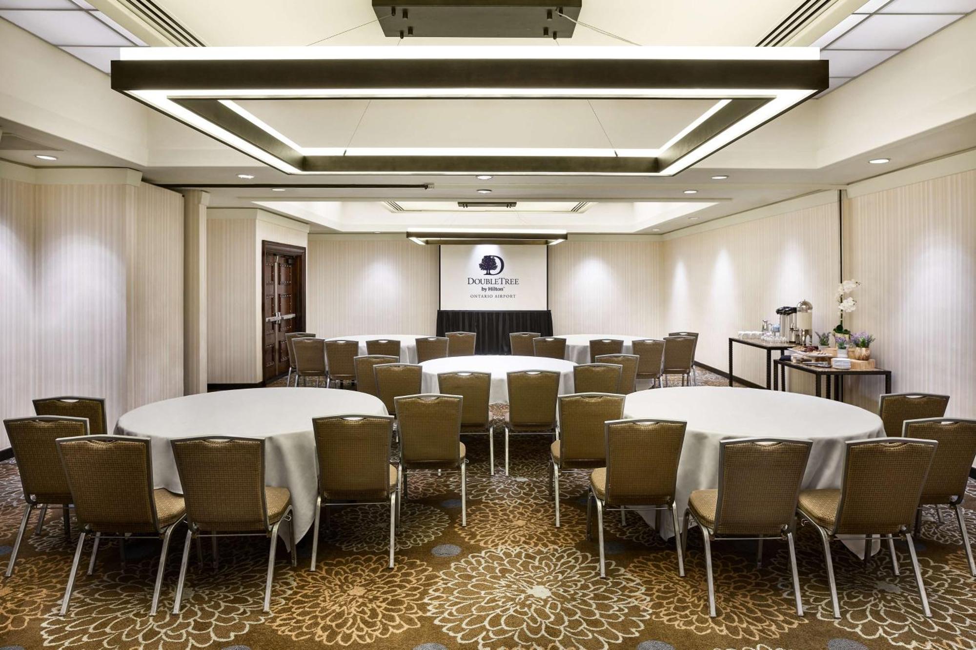 Hotel Doubletree By Hilton Ontario Airport Exteriér fotografie